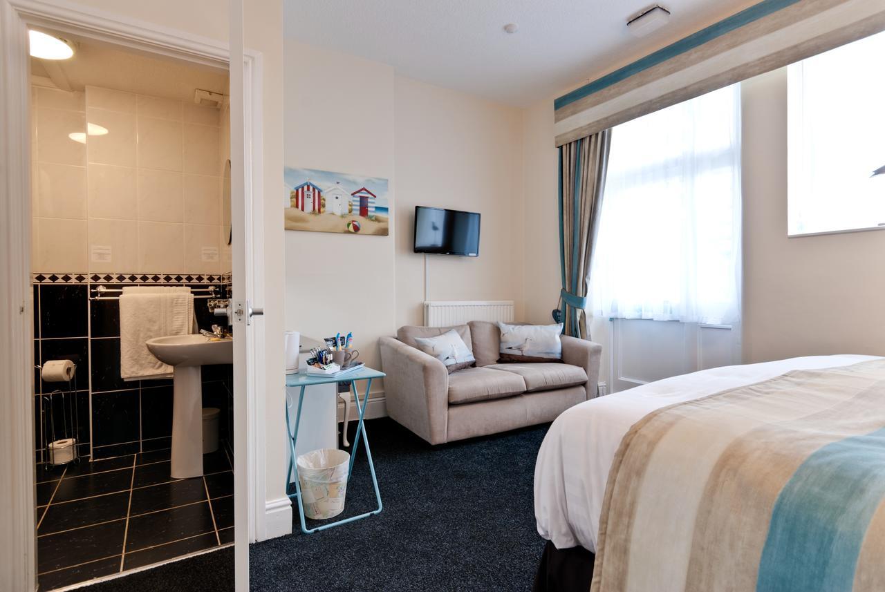 Lauriston & Lawton Court Hotel Ландъндо Екстериор снимка