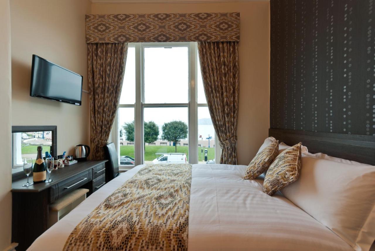 Lauriston & Lawton Court Hotel Ландъндо Екстериор снимка