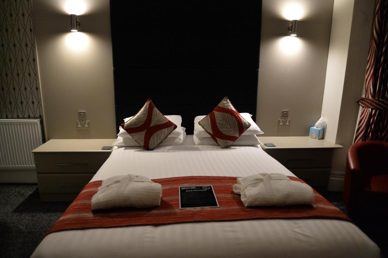 Lauriston & Lawton Court Hotel Ландъндо Екстериор снимка
