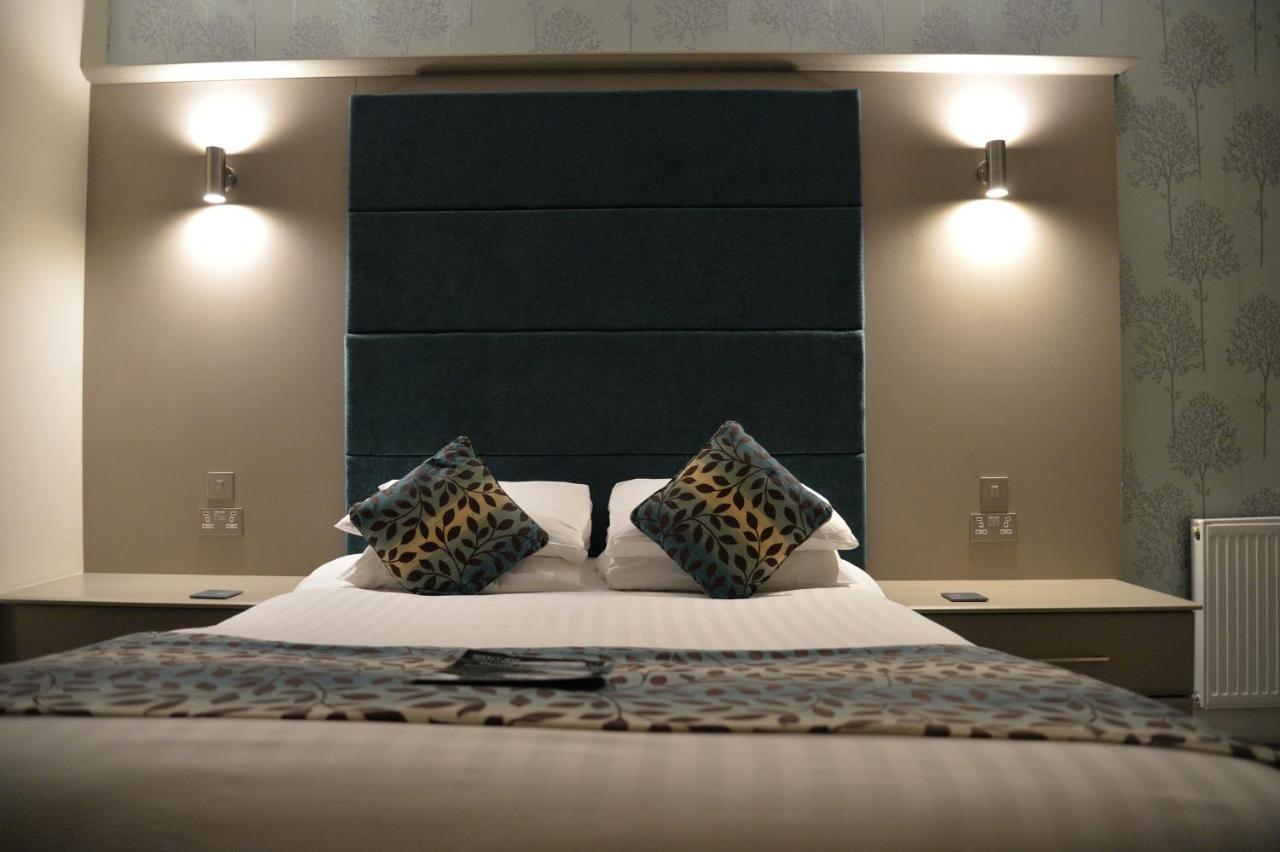 Lauriston & Lawton Court Hotel Ландъндо Екстериор снимка