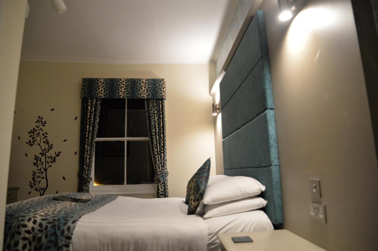 Lauriston & Lawton Court Hotel Ландъндо Екстериор снимка